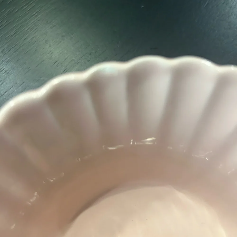 Crate and Barrel scalloped bowl set​​​​​​